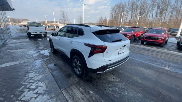 Certified 2024 Chevrolet Trax LT w/ Driver Confidence Package image 6