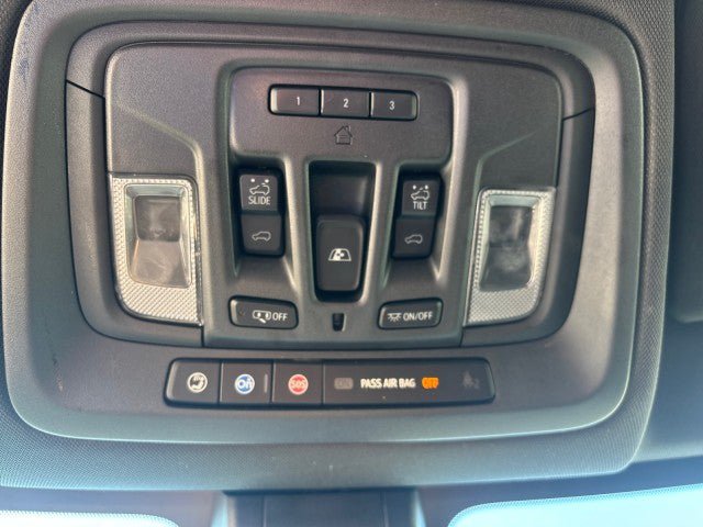 Used 2019 Chevrolet Silverado 1500 High Country w/ Technology Package AWD/4WD image 28