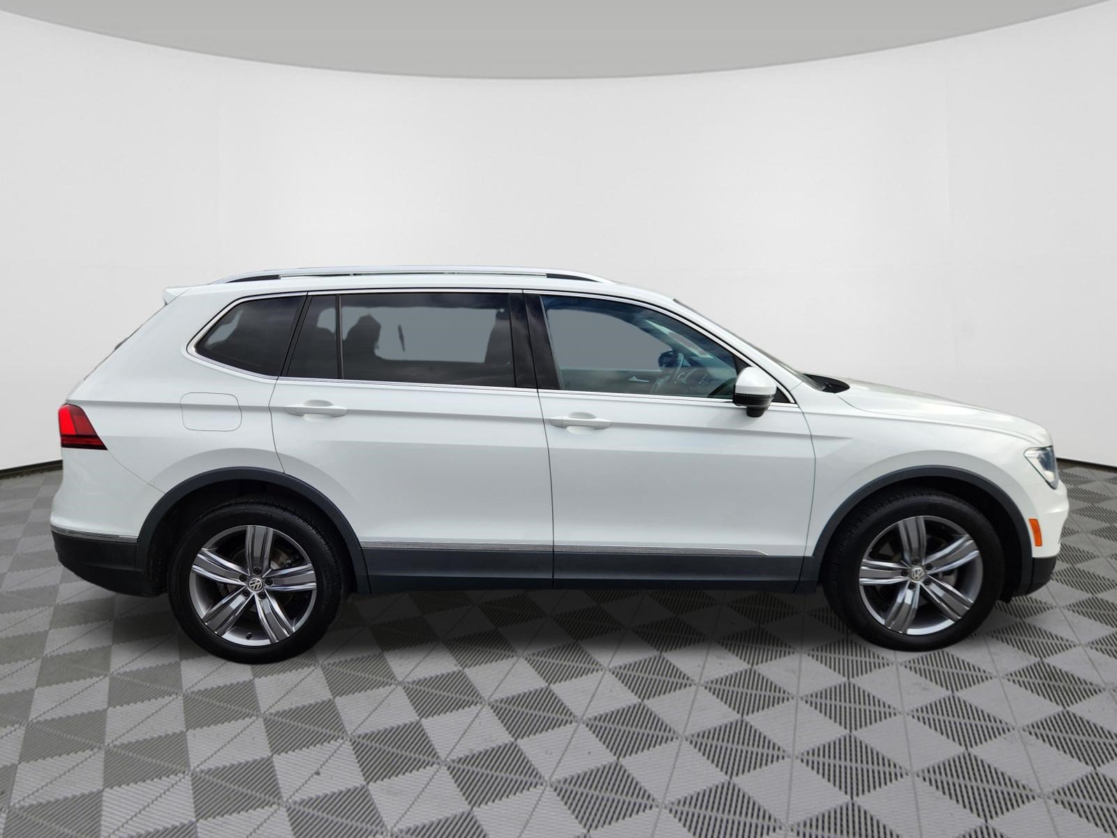 Used 2021 Volkswagen Tiguan SEL AWD/4WD image 6