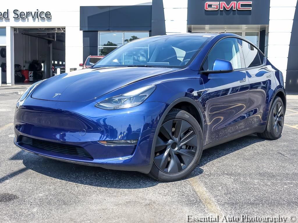Used 2024 Tesla Model Y Long Range AWD/4WD image 2