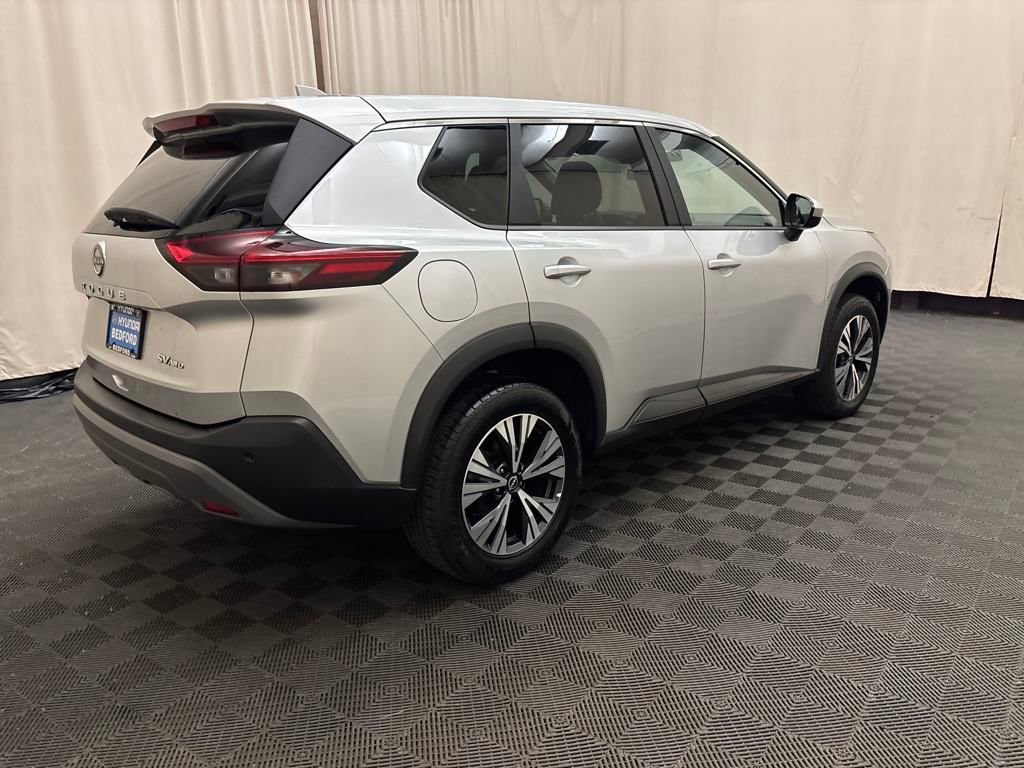 Used 2023 Nissan Rogue SV image 5
