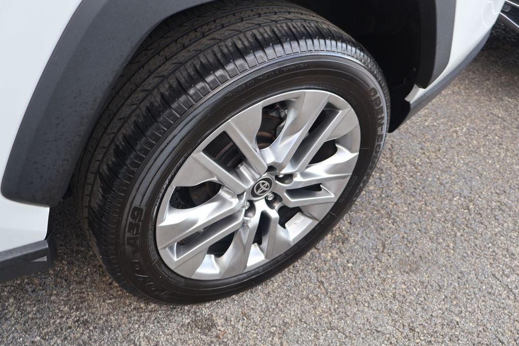 Used 2024 Toyota RAV4 XLE Premium FWD image 10