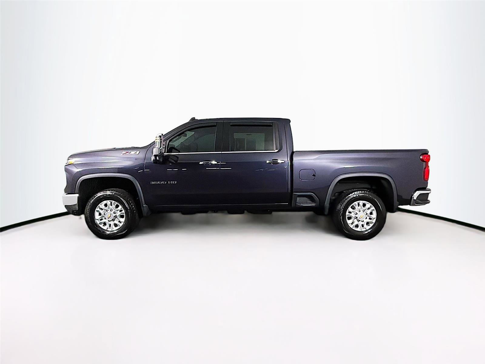 Used 2024 Chevrolet Silverado 3500 LTZ image 4
