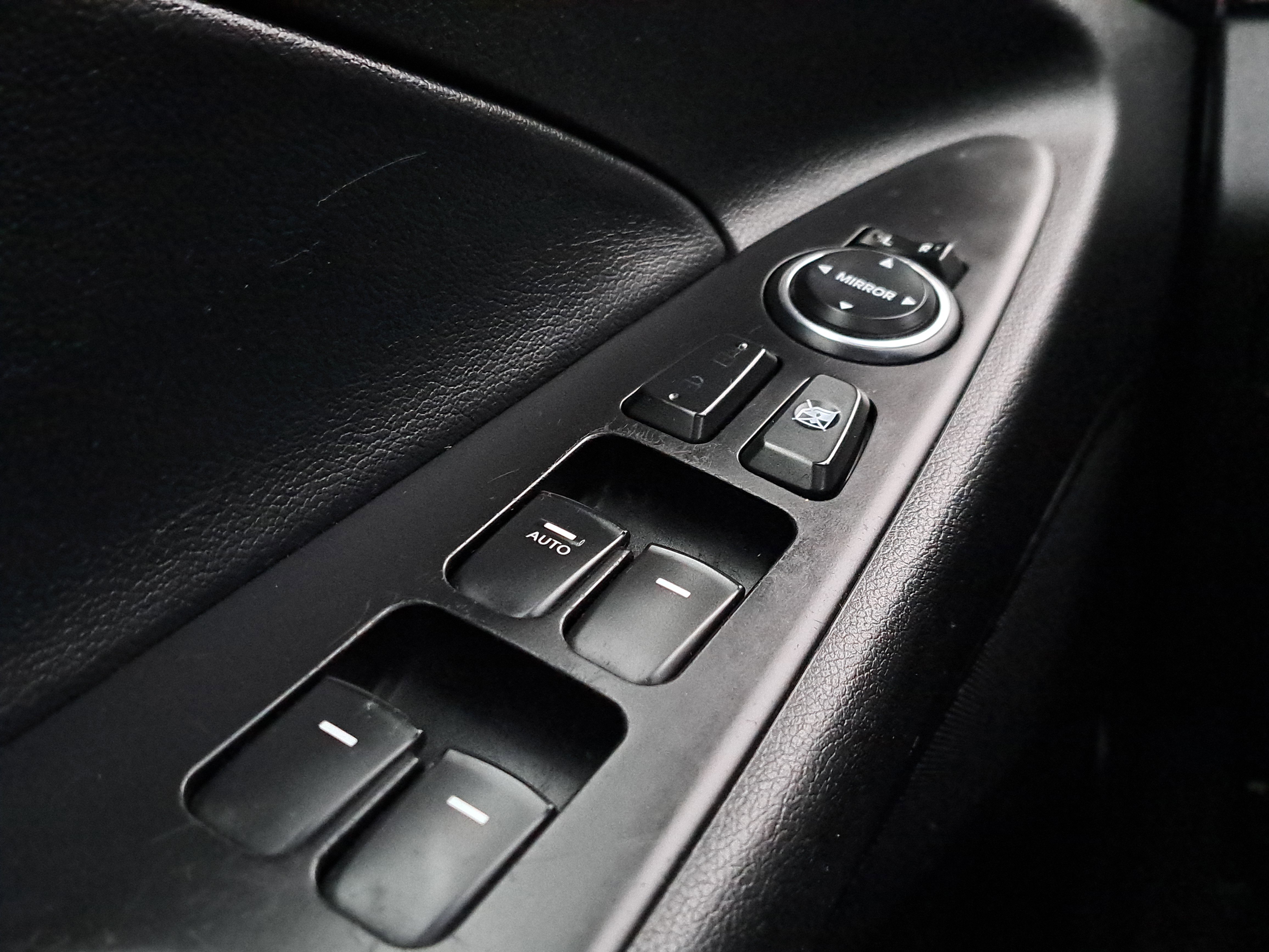 Used 2011 Hyundai Sonata Limited w/ Navigation Pkg 5 image 28