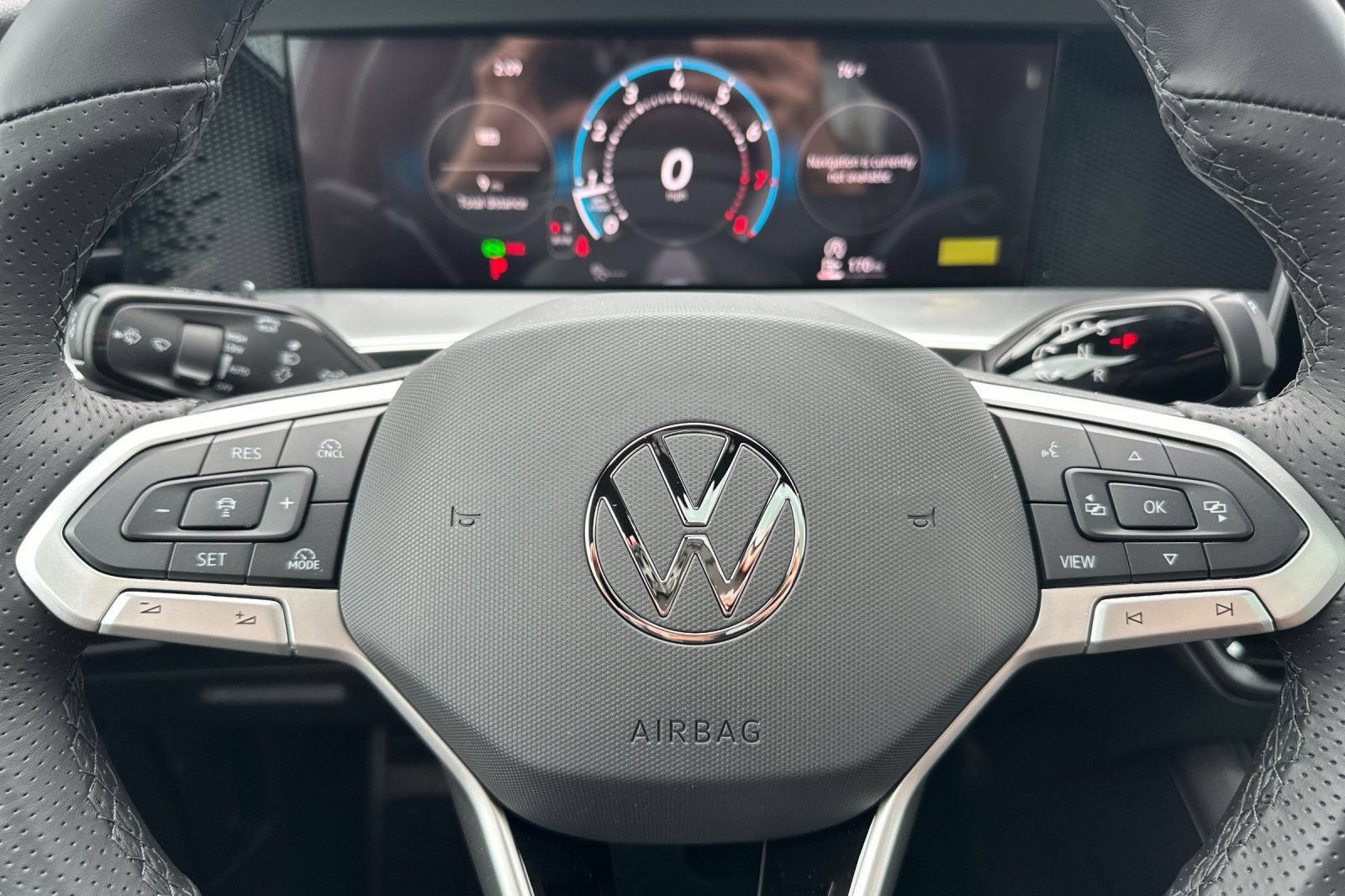 New 2026 Volkswagen Tiguan SE R-Line FWD image 23