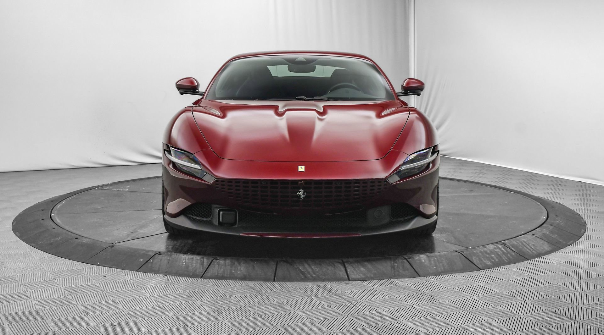 Used 2023 Ferrari Roma image 3