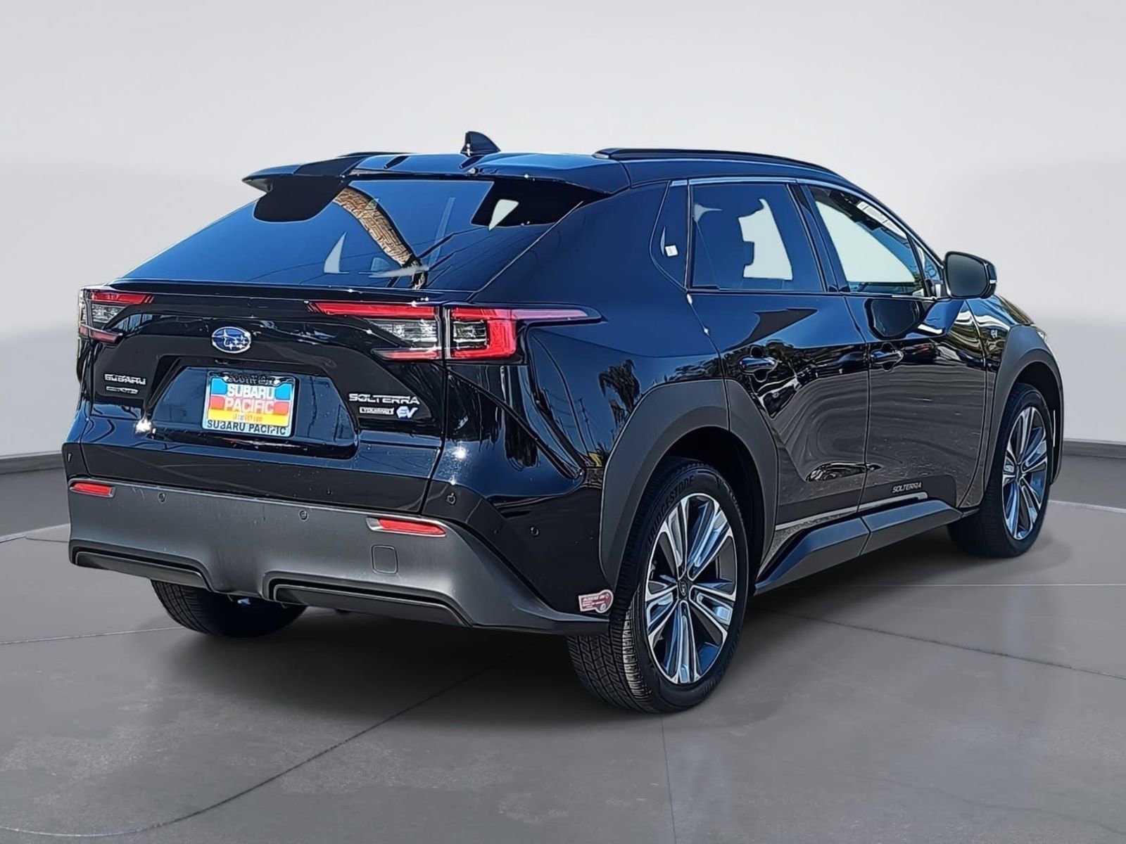 Used 2024 Subaru Solterra Touring w/ Touring Package image 3