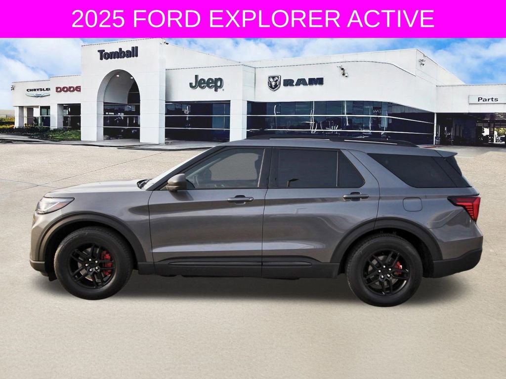 Used 2025 Ford Explorer Active RWD image 3