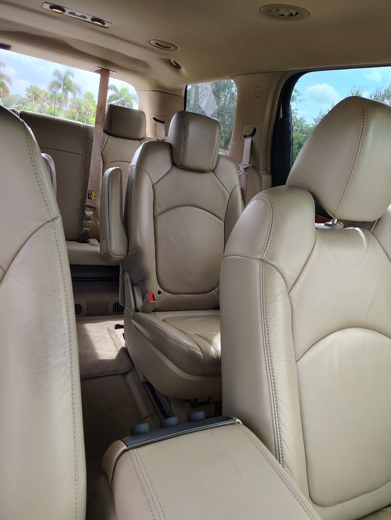 Used 2009 Saturn Outlook XR w/ Convenience Package image 18