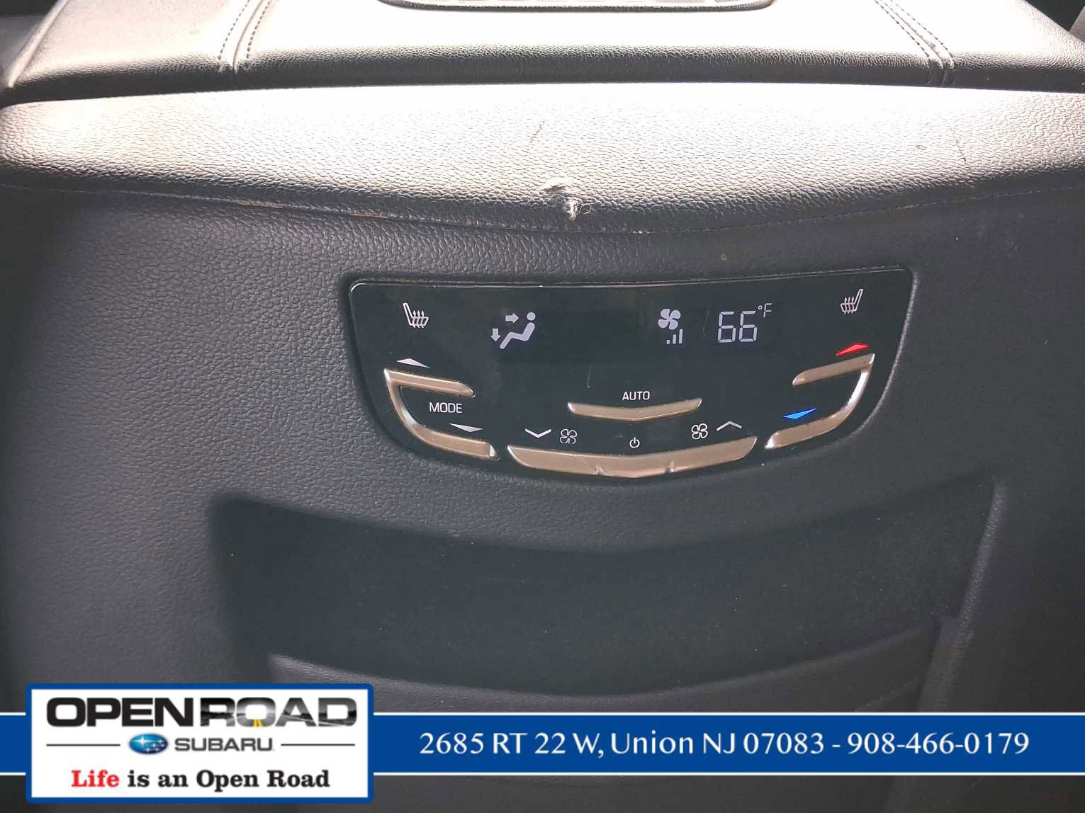 Used 2020 Cadillac Escalade Luxury w/ Escalade Sport Edition RWD image 7