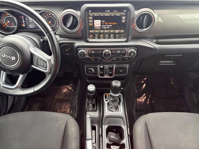 Used 2018 Jeep Wrangler Unlimited Sahara AWD/4WD image 17