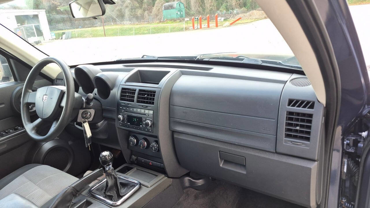 Used 2008 Dodge Nitro SXT RWD image 32