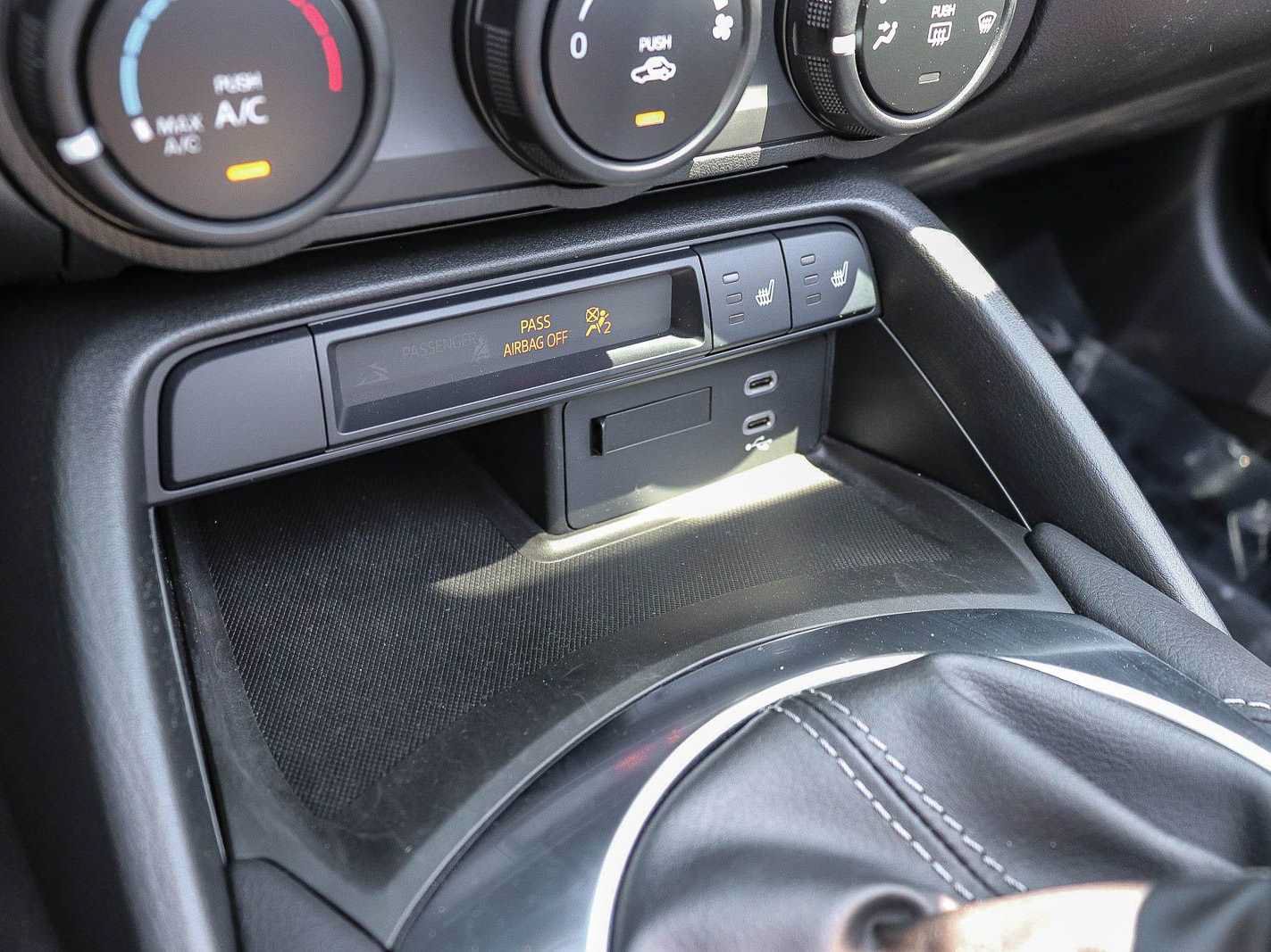 Used 2024 MAZDA MX-5 Miata Club w/ Interior Package RWD image 27