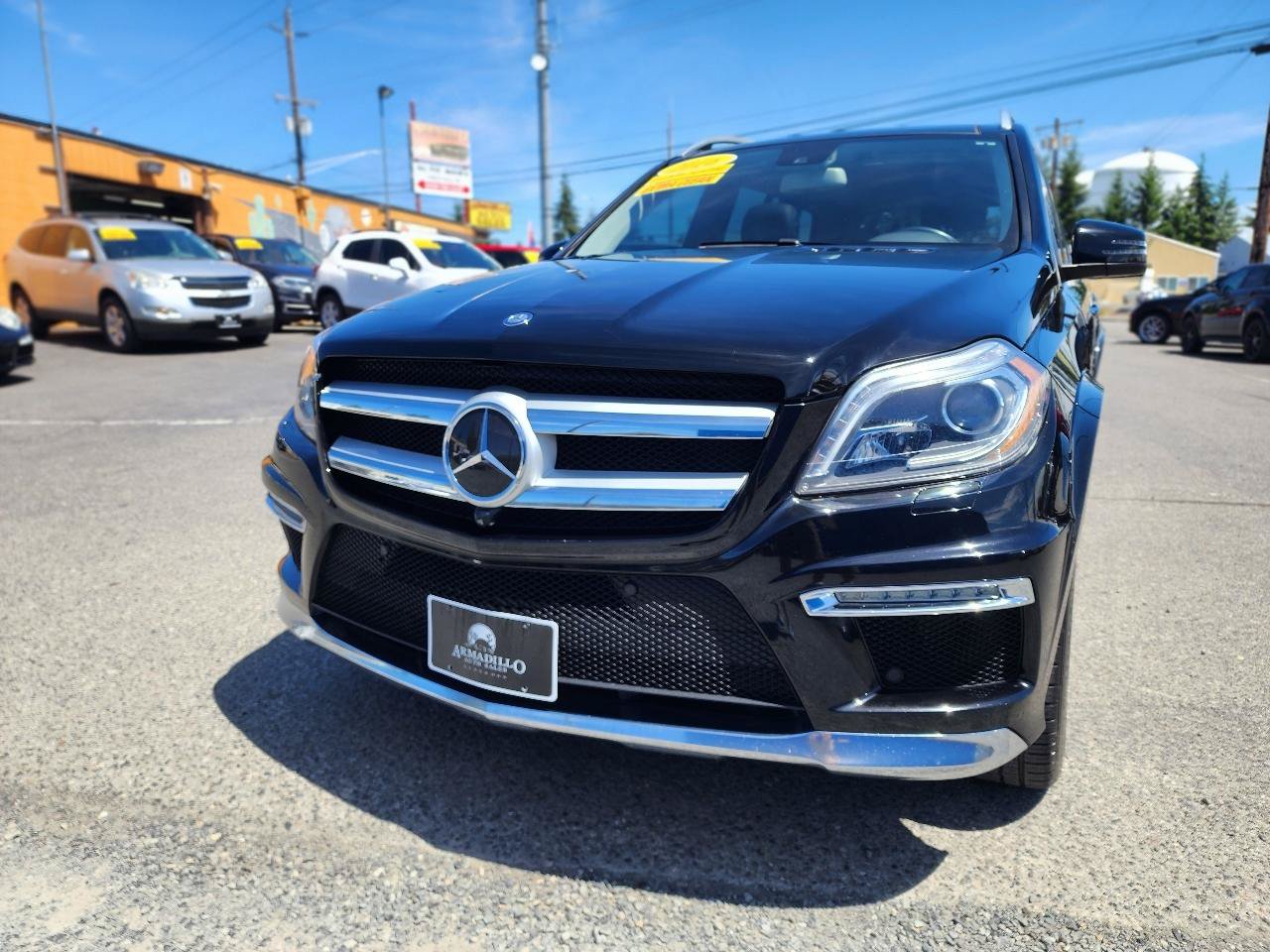 Used 2016 Mercedes-Benz GL 550 4MATIC image 2
