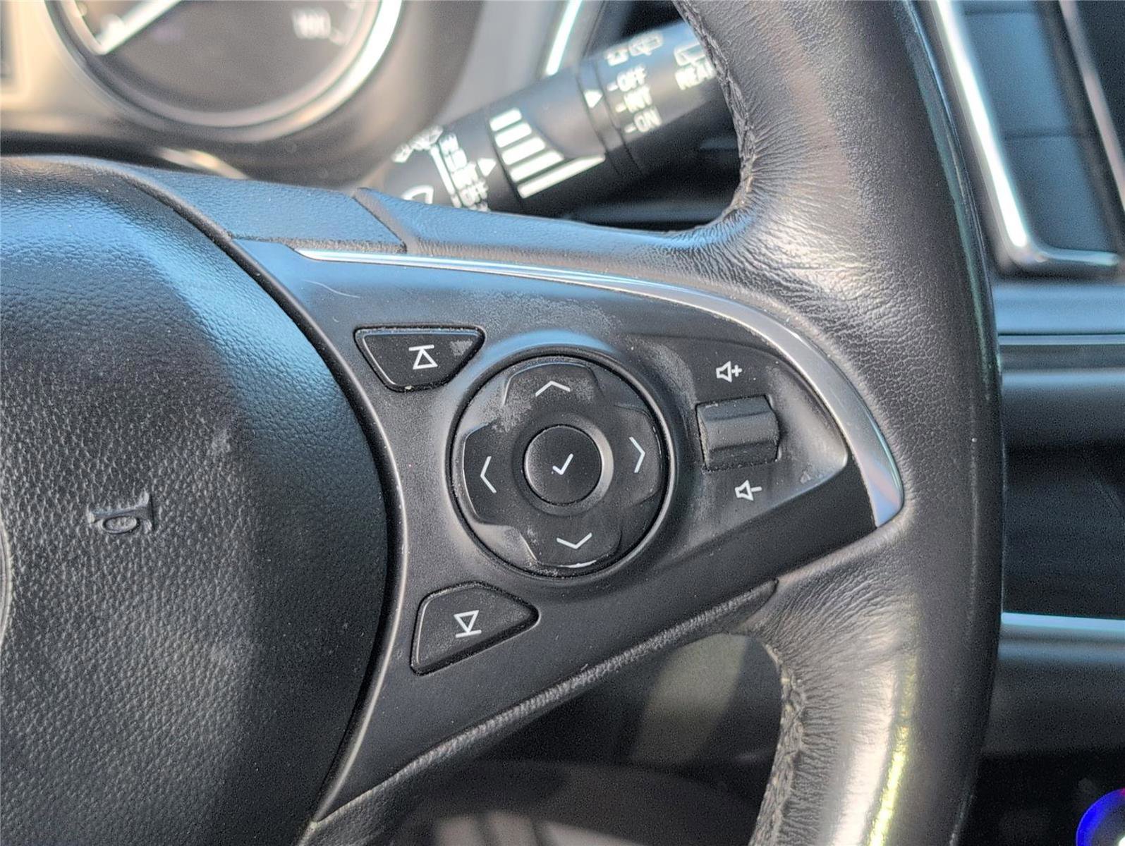 Used 2020 Buick Enclave Essence FWD image 26