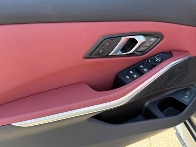 Used 2025 BMW 330i Sedan w/ Convenience Package image 17