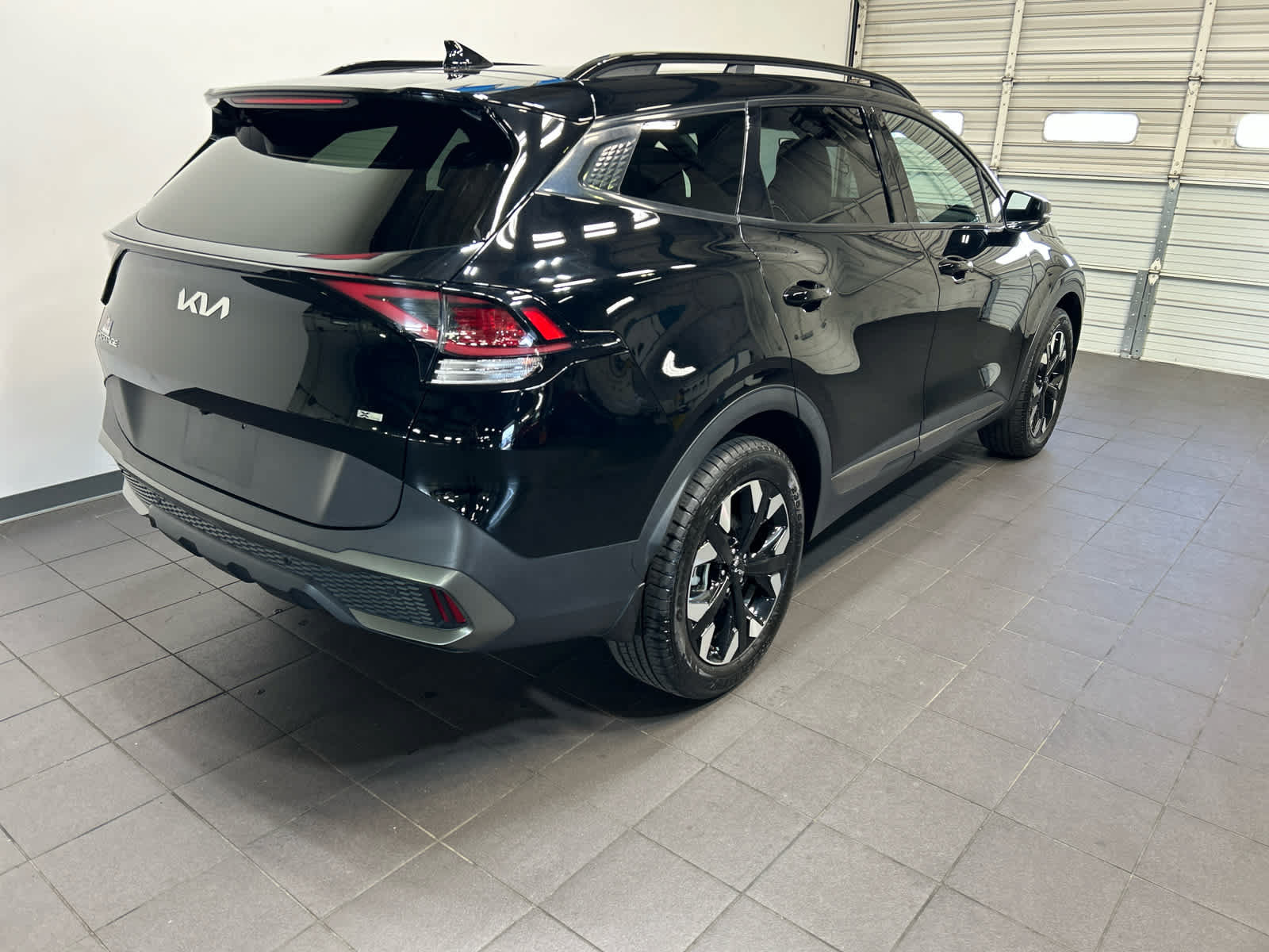 Used 2023 Kia Sportage X-Line w/ X-Line Premium Package AWD/4WD image 3