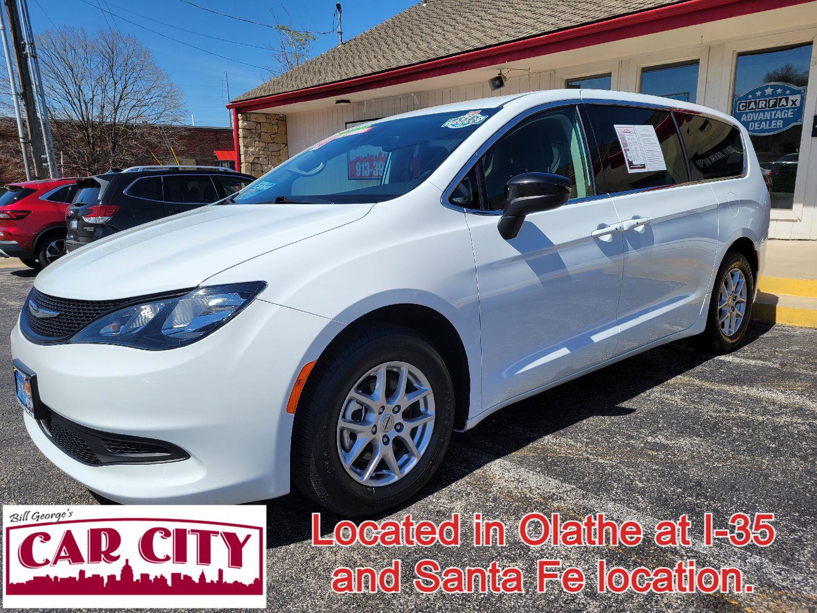 Used 2024 Chrysler Voyager LX image 1