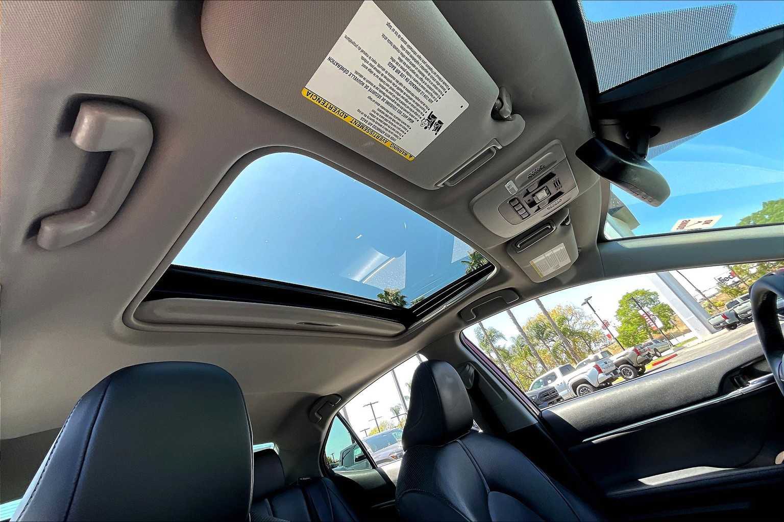 Used 2022 Toyota Camry XLE w/ Navigation Upgrade Package FWD image 13