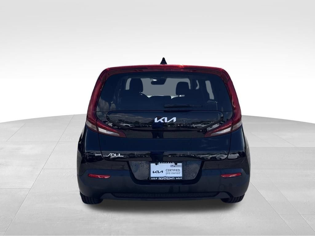 Certified 2022 Kia Soul LX w/ Technology Package FWD image 8