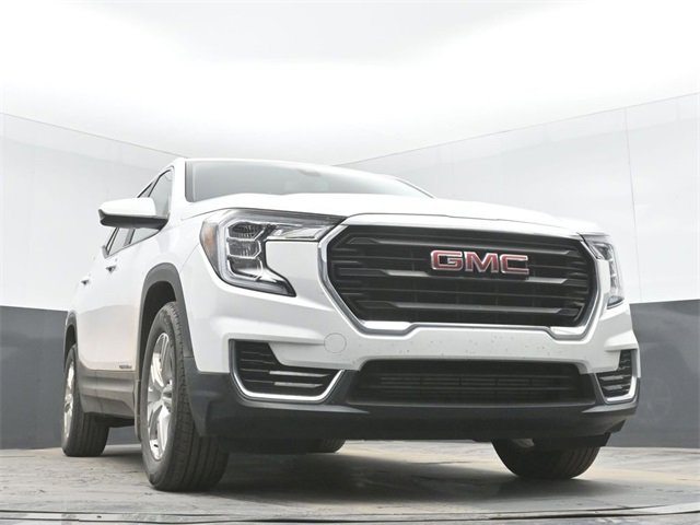 Used 2022 GMC Terrain SLE image 27