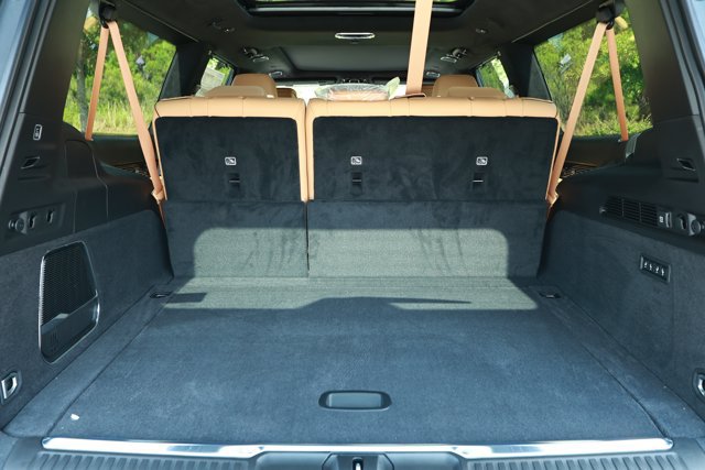 New 2026 Jeep Grand Wagoneer L Summit AWD/4WD image 10