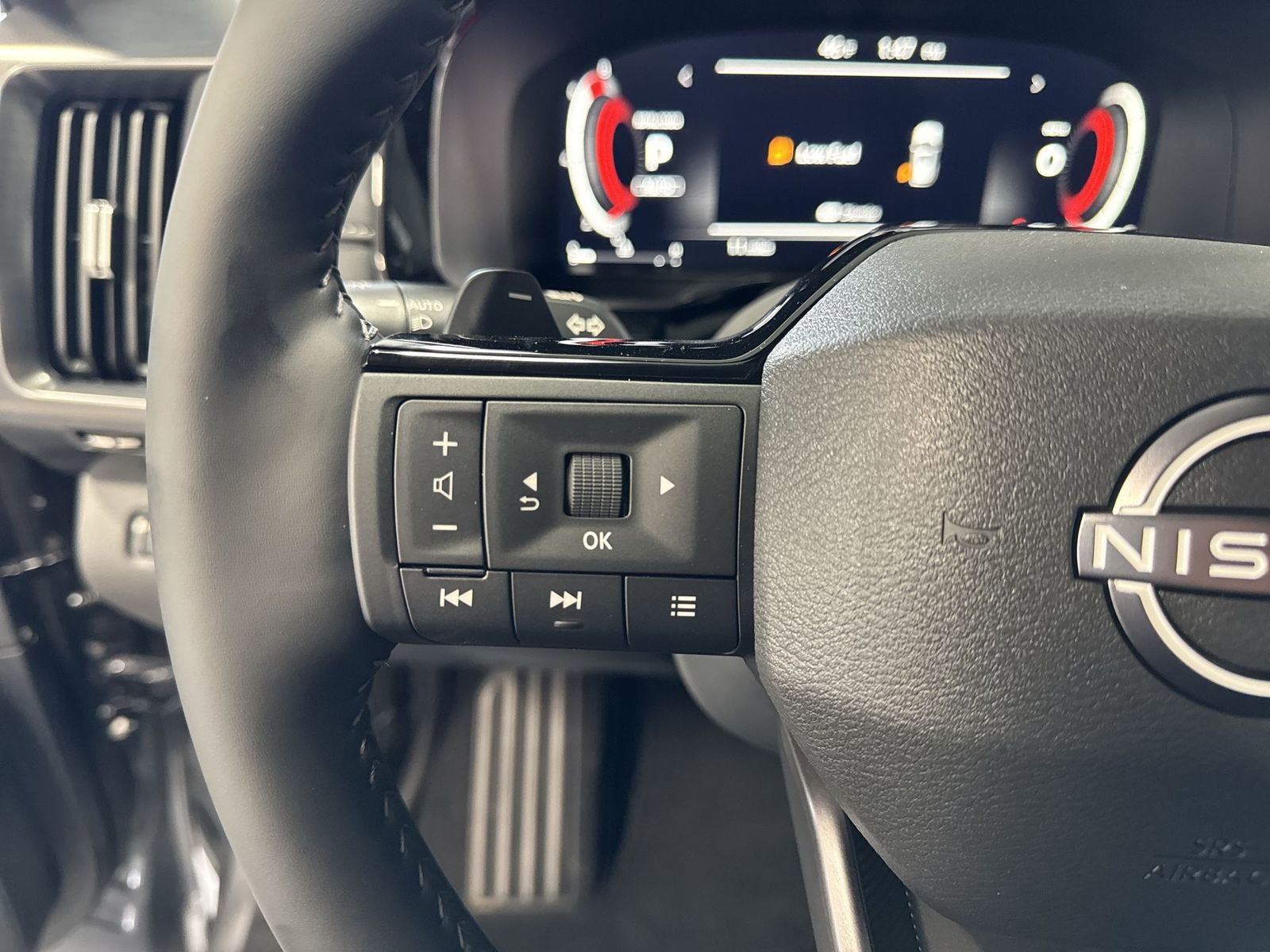 New 2026 Nissan Pathfinder SL AWD/4WD image 17