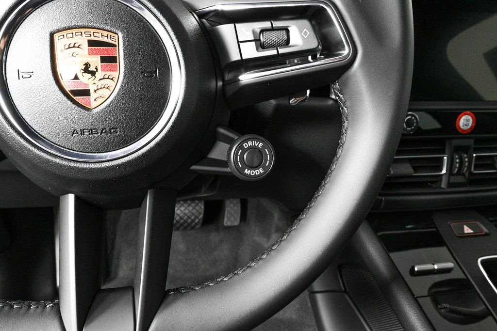 Certified 2026 Porsche Macan image 11