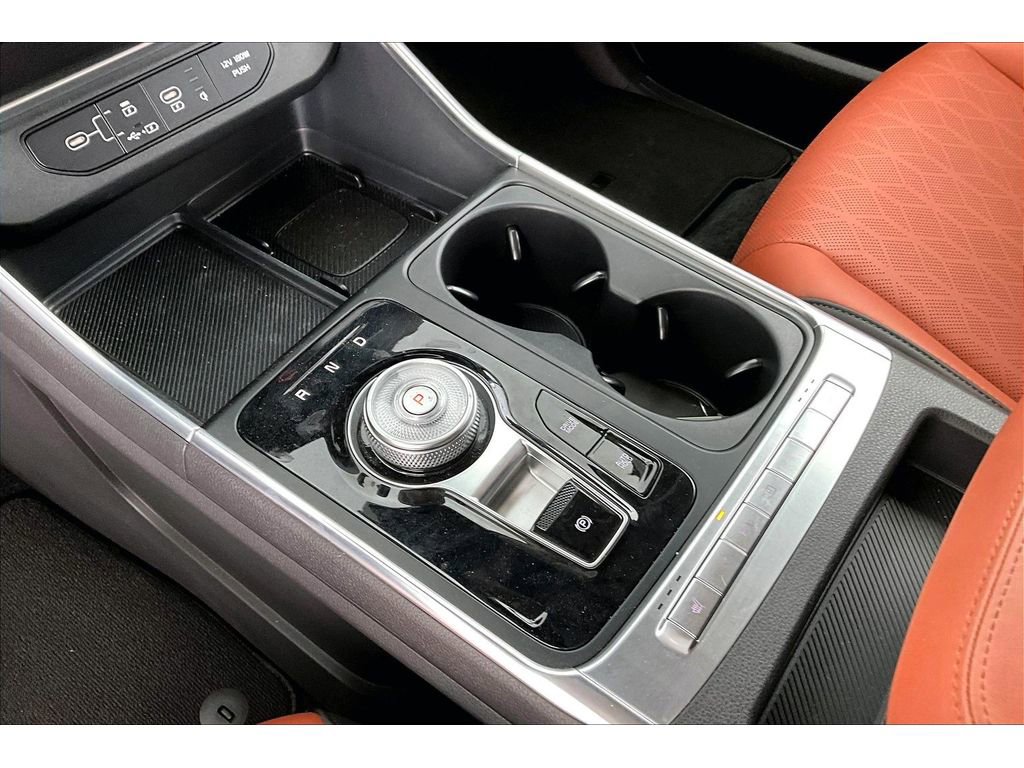 Used 2026 Kia Carnival EX image 17