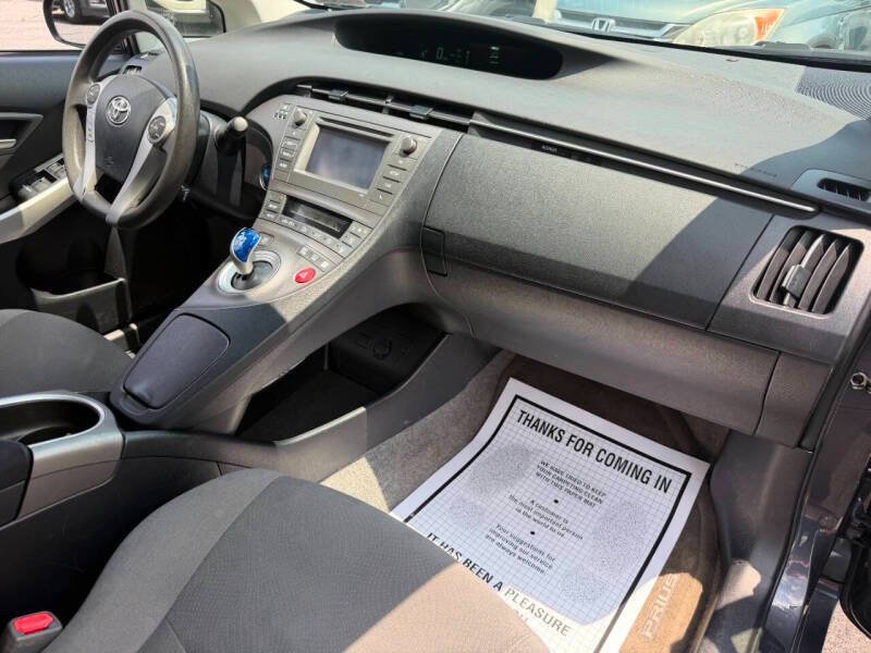 Used 2014 Toyota Prius Two FWD image 31