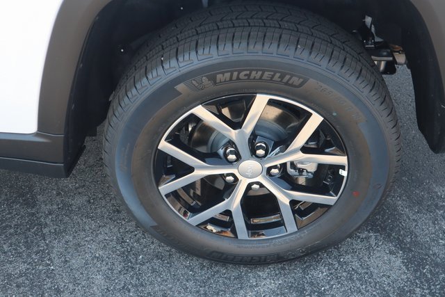 New 2025 Jeep Grand Cherokee Limited image 29