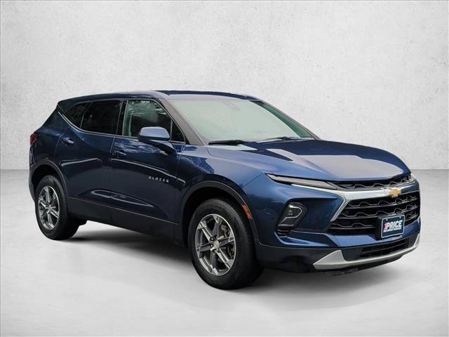 Used 2023 Chevrolet Blazer LT FWD image 3