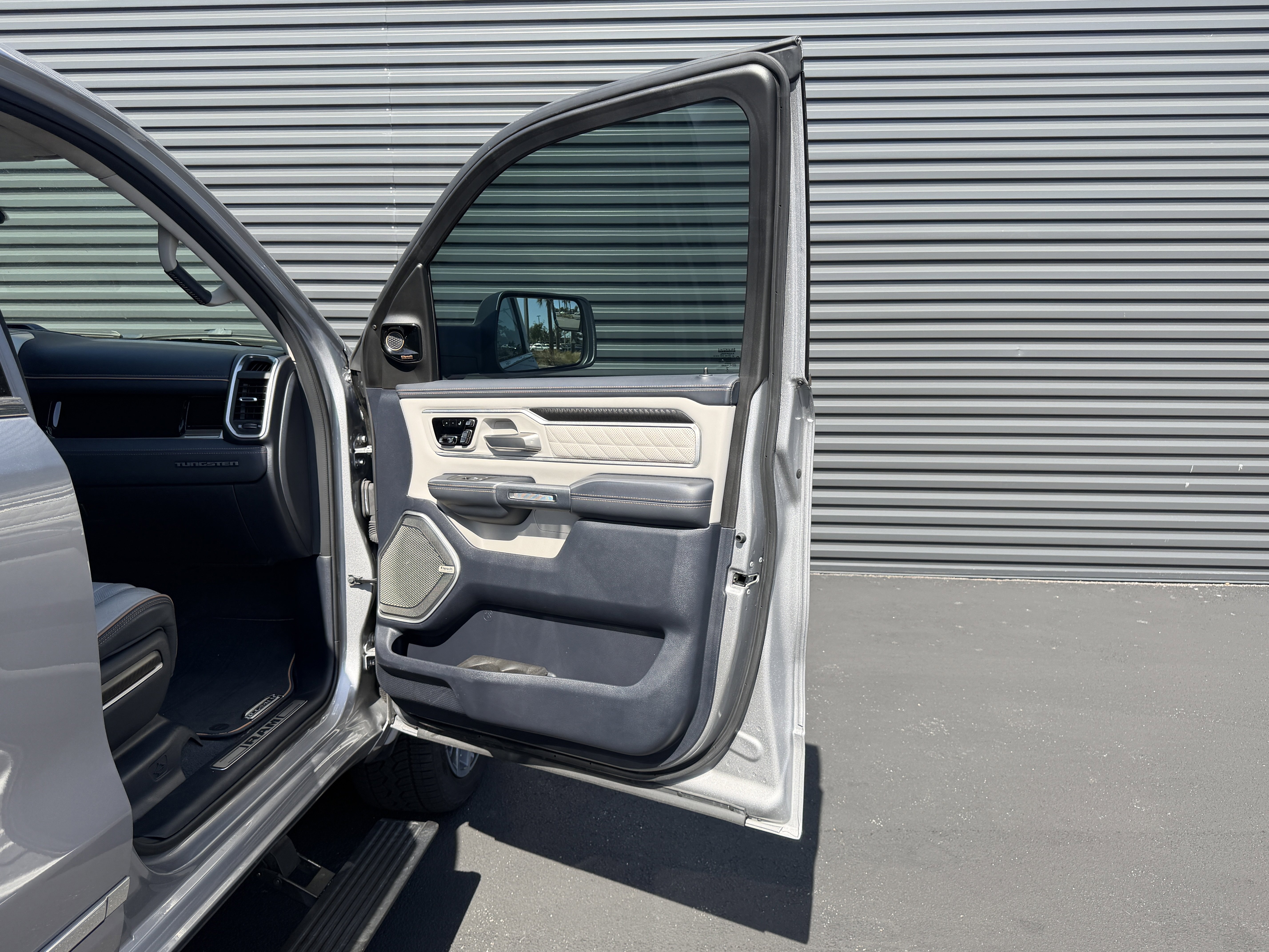 Used 2025 RAM 1500 Tungsten w/ Off Road Group AWD/4WD image 18