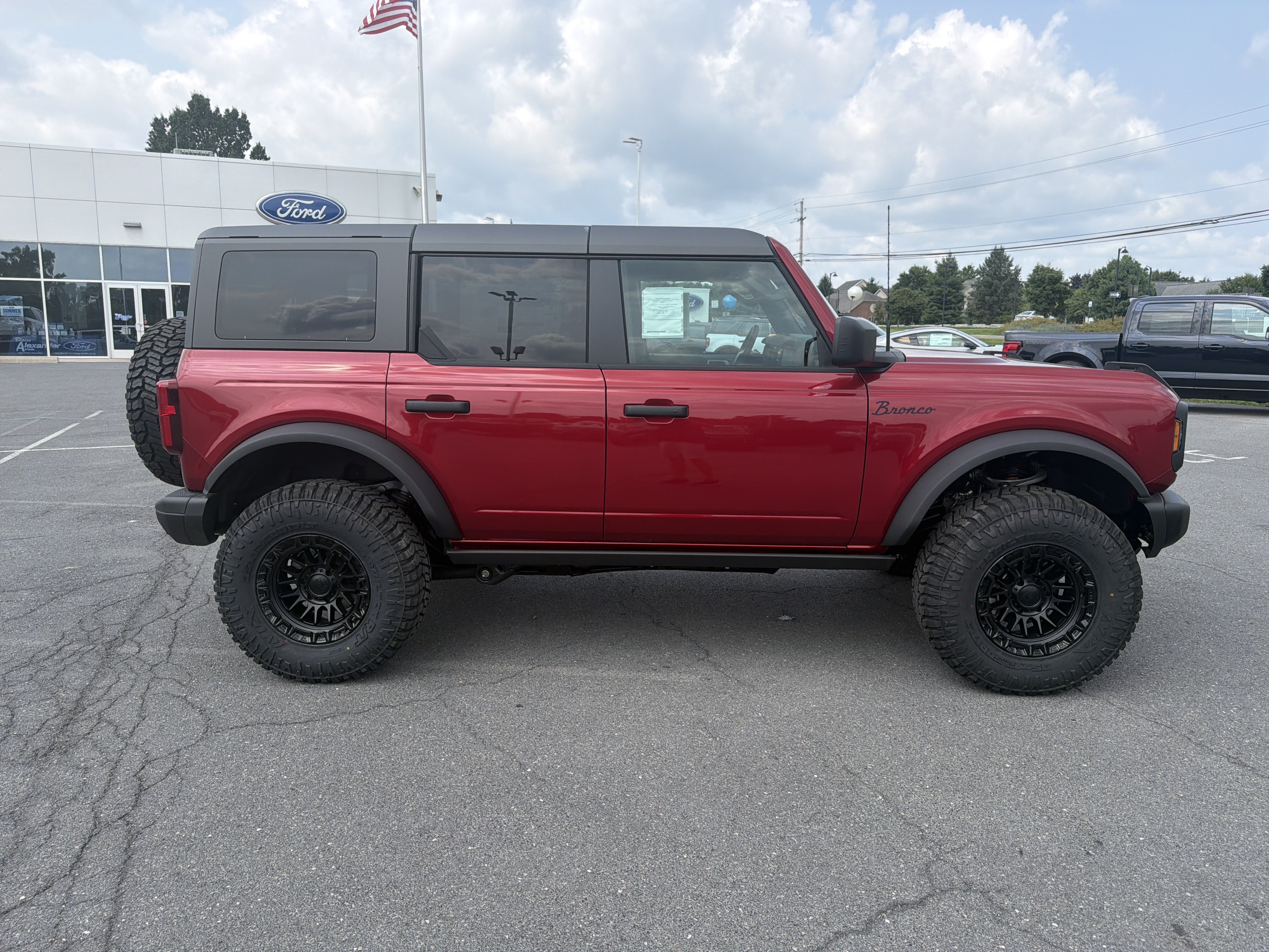 New 2026 Ford Bronco Big Bend w/ Black Diamond Package AWD/4WD image 2