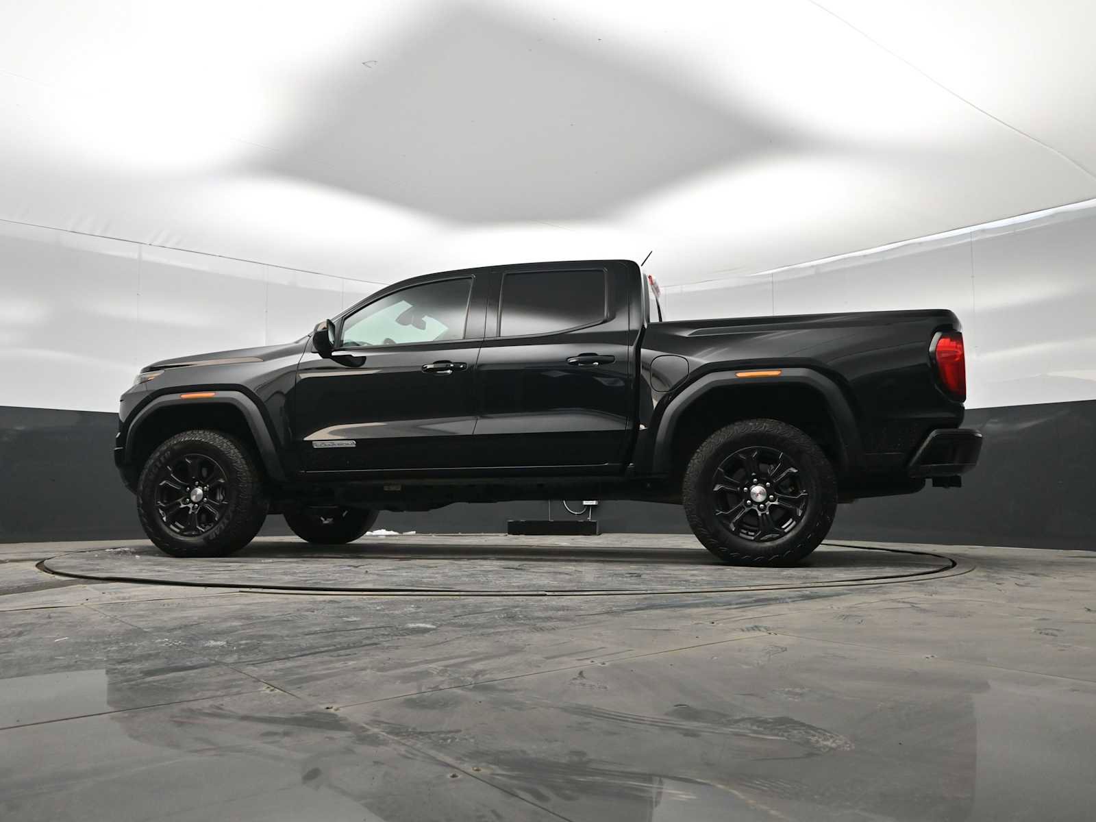 Used 2024 GMC Canyon Elevation w/ Convenience Package image 34