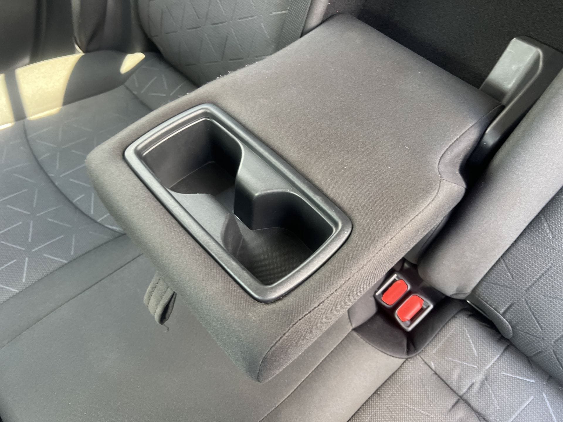Used 2020 Toyota RAV4 XLE FWD image 19