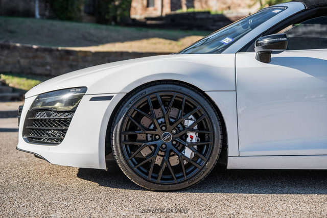 Used 2015 Audi R8 V8 w/ Full Leather Package image 72