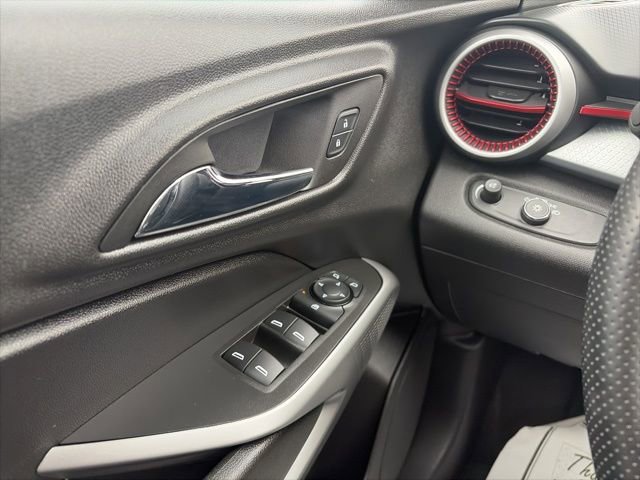 Used 2024 Chevrolet Trax RS w/ Driver Confidence Package image 22