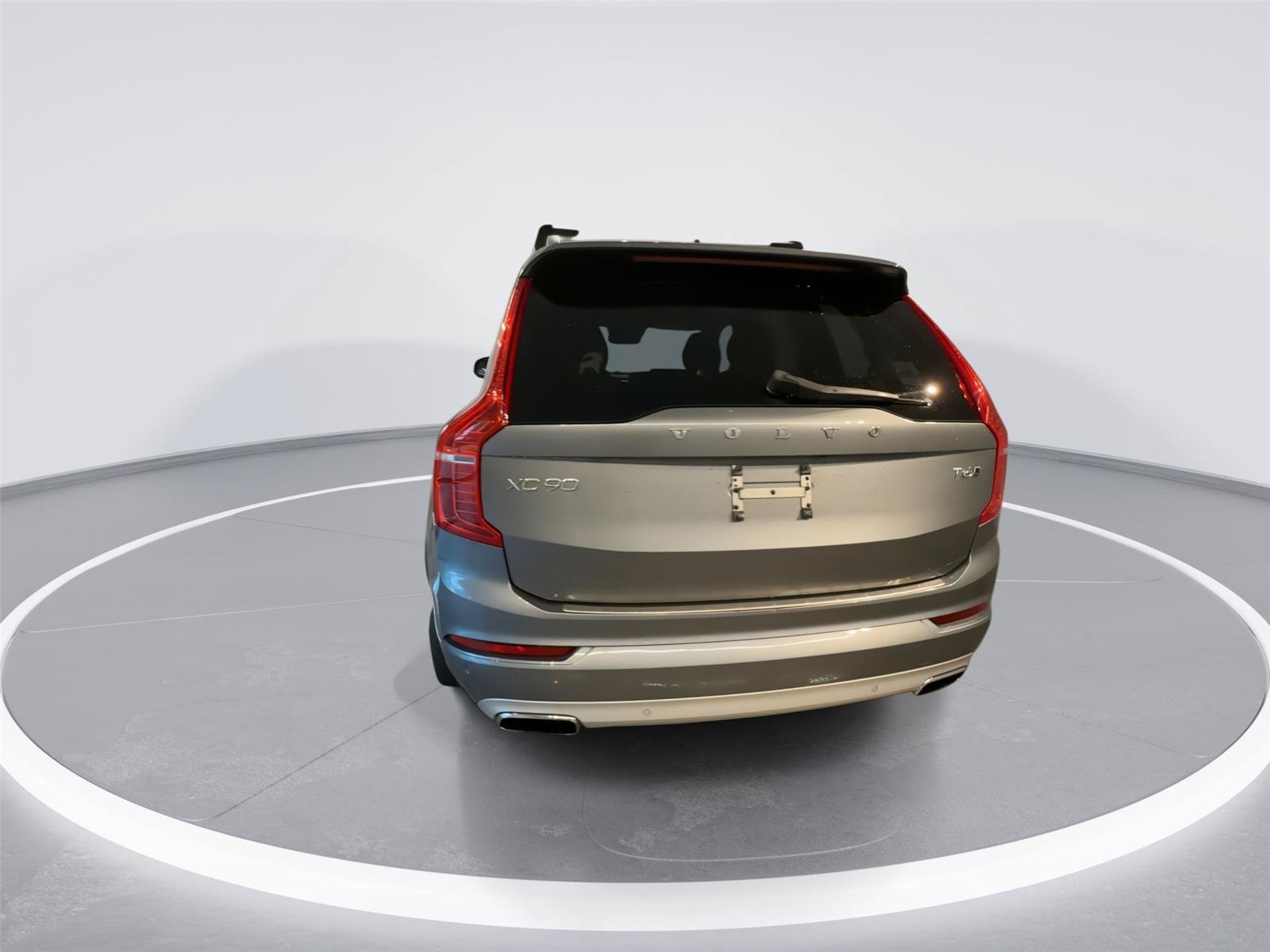 Used 2016 Volvo XC90 T6 Momentum w/ Momentum Plus Package AWD/4WD image 6