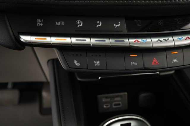 Used 2023 Cadillac XT4 Premium Luxury AWD/4WD image 39