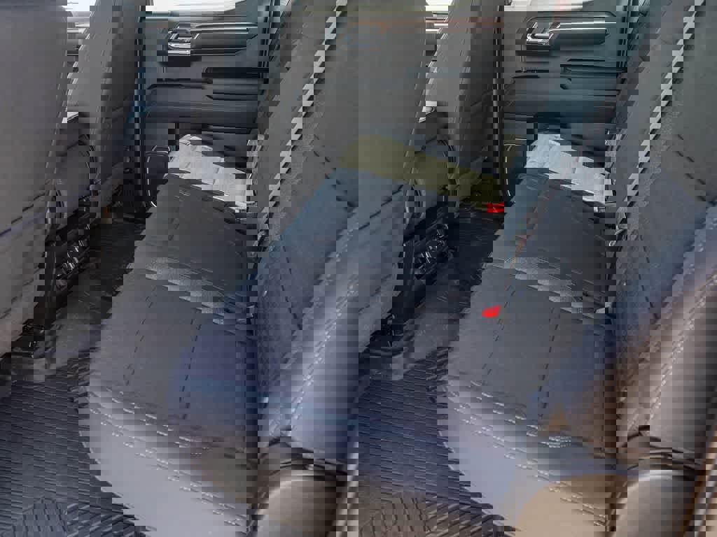 Used 2023 Chevrolet Silverado 1500 RST image 18