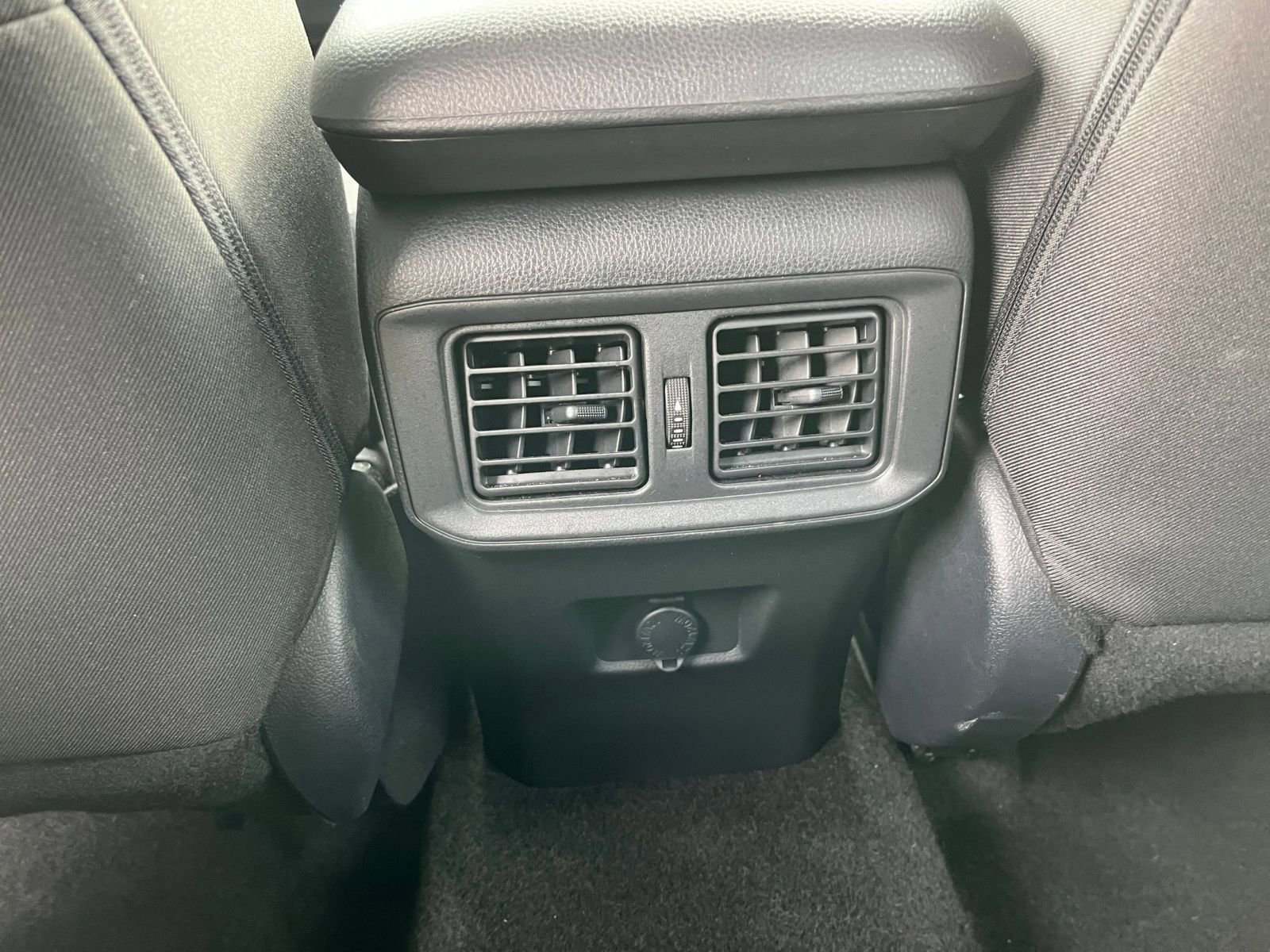 Used 2025 Toyota RAV4 LE image 23