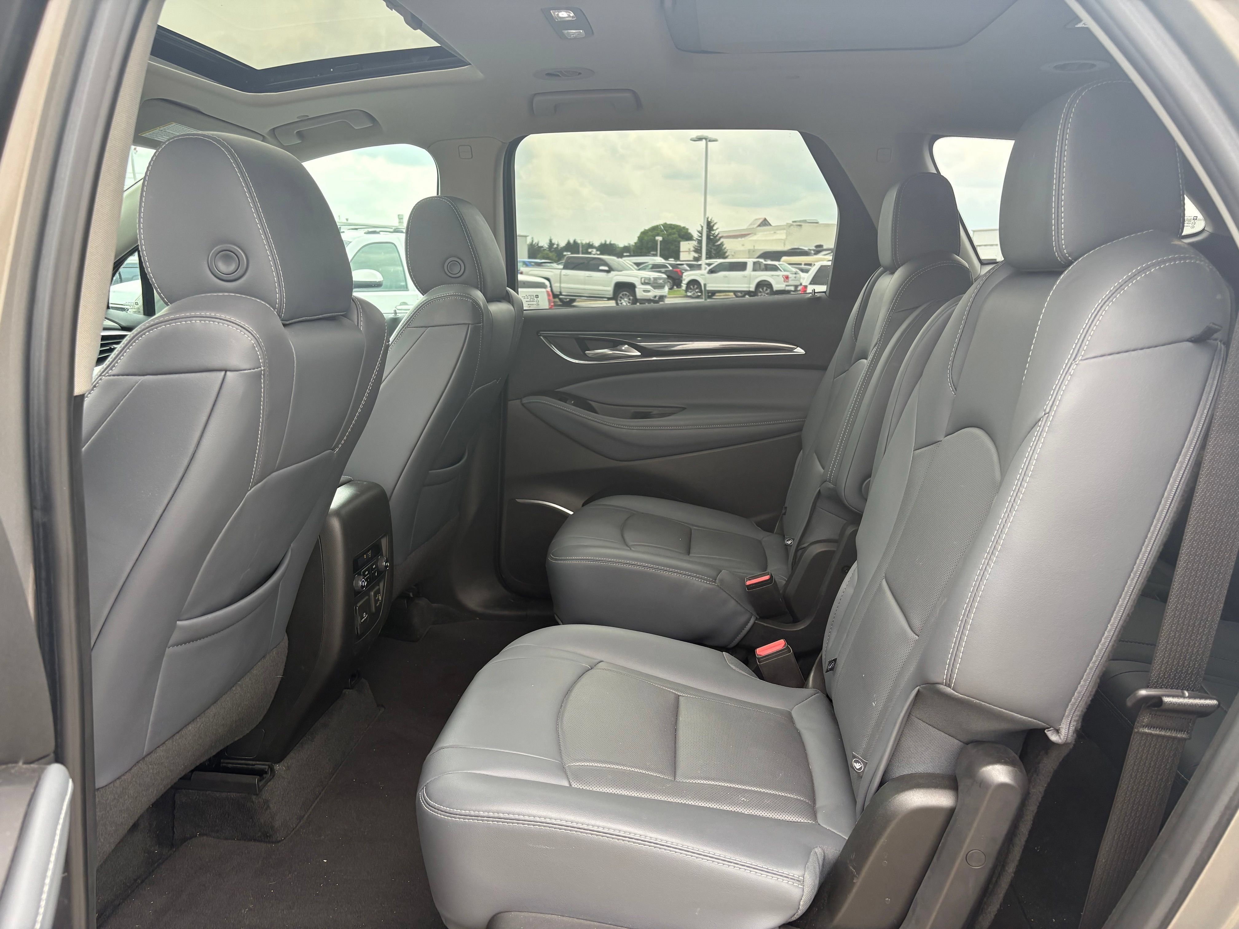 Used 2019 Buick Enclave Premium w/ Experience Buick Package FWD image 16