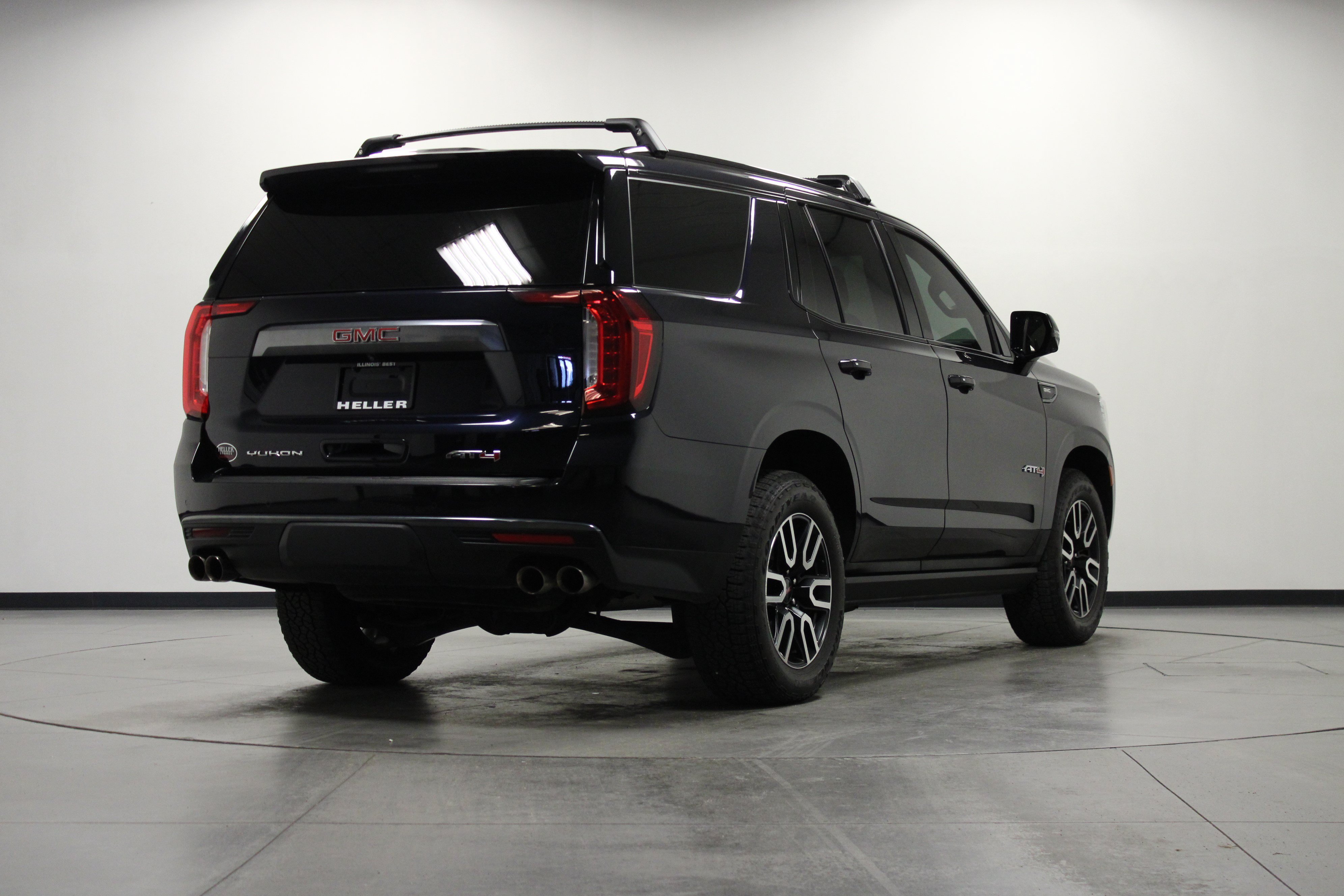 Used 2022 GMC Yukon AT4 w/ AT4 Premium Package AWD/4WD image 4