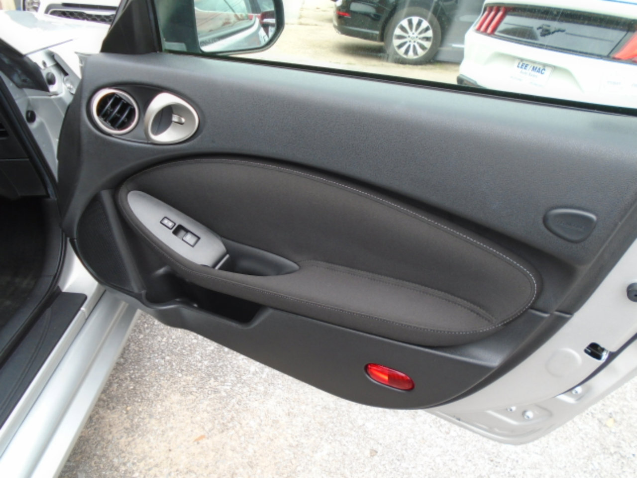 Used 2013 Nissan 370Z Roadster RWD image 10