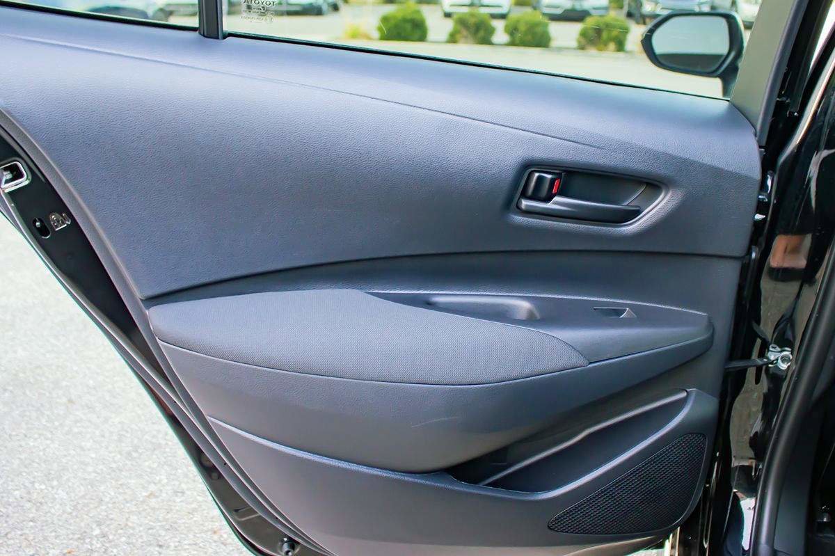 Used 2024 Toyota Corolla LE image 18