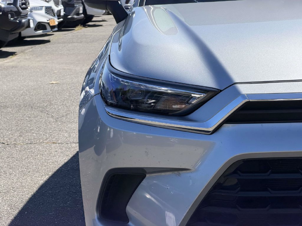 Used 2025 Toyota Grand Highlander AWD image 9