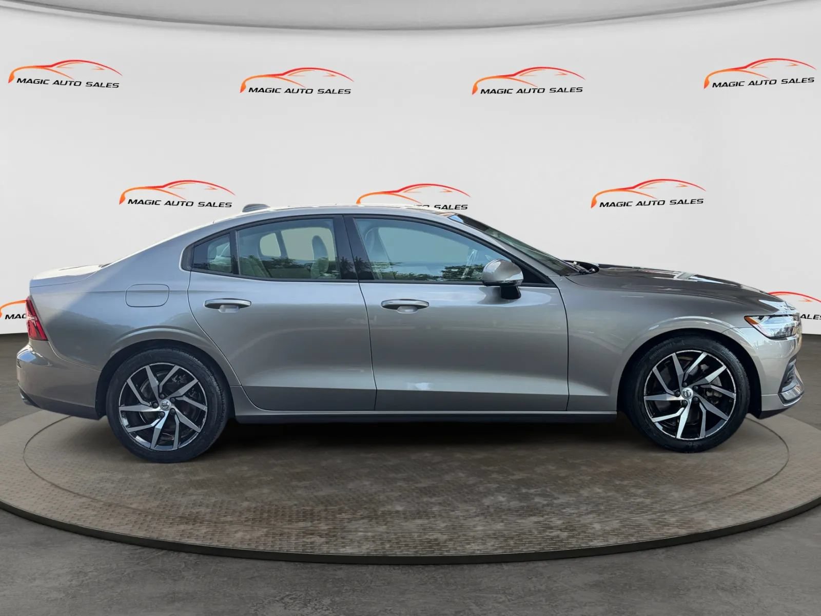 Used 2019 Volvo S60 T6 Momentum AWD/4WD image 6