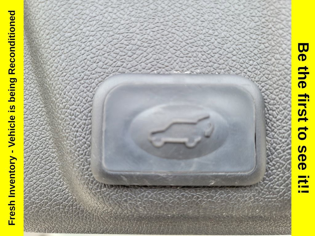 Used 2013 Buick Enclave Leather AWD/4WD image 38