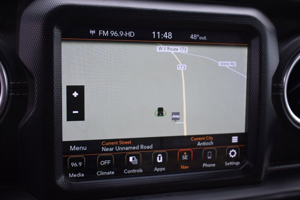 Used 2018 Jeep Wrangler Unlimited Sahara image 32